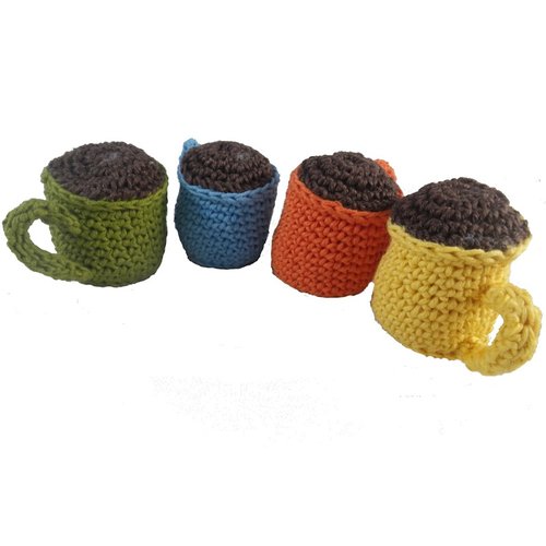 Lot de 4 tasses au crochet pour dinette