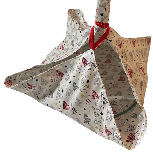Sac à tarte blanc motif sapins noirs et rouges