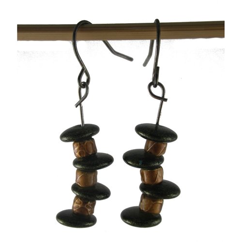 Boucles d'oreilles noires pailletées et dorées