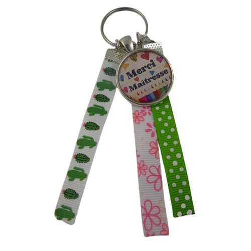 Porte clés vert et rose "merci maîtresse"