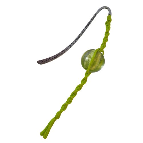 Marque page argenté, perle et macramé vert