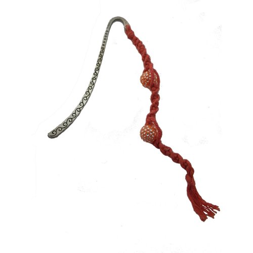 Marque page argenté, perles et macramé orange