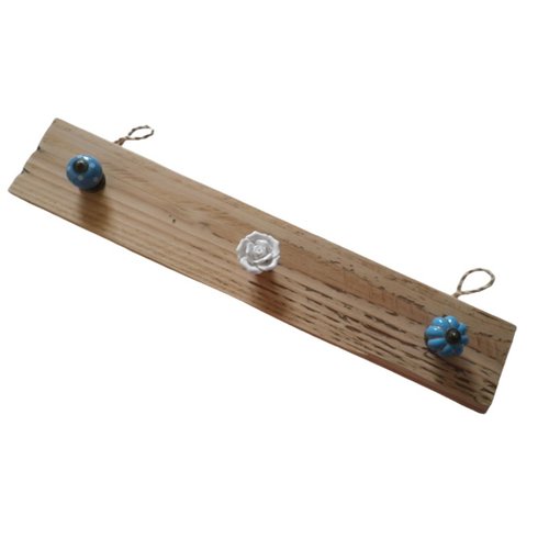 Support / porte manteau bois brut, blanc et bleu