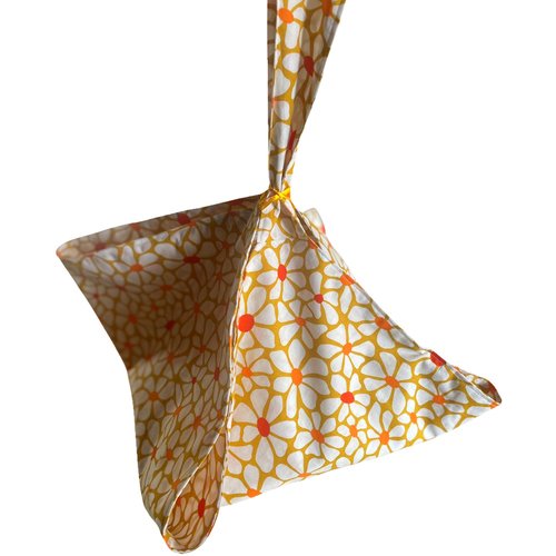 Sac à tarte curry et orange fleurs blanches