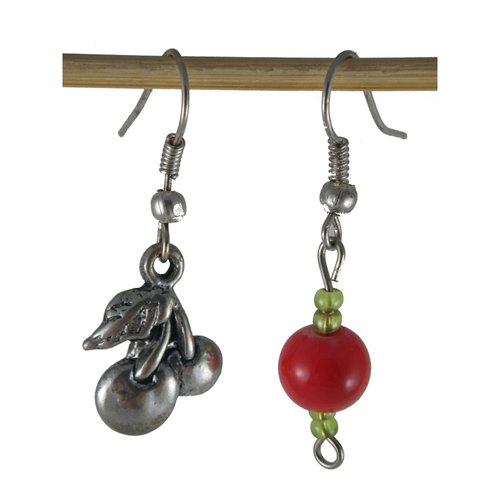 Boucles d'oreilles asymétriques cerises