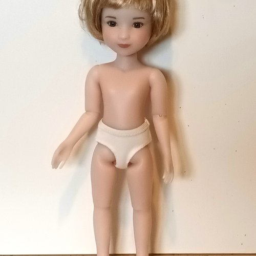 Poupée d'occasion 30 cms - 12" - siblie de ruby red .