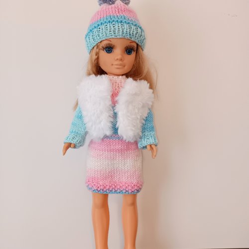 Vêtements  fait main pour poupée de 42 cms nancy de famosa