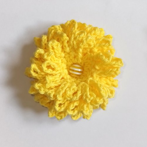Une fleur crochetée en coton