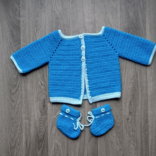 Gilet et chaussons au crochet bleu  bébé naissance - 3 mois