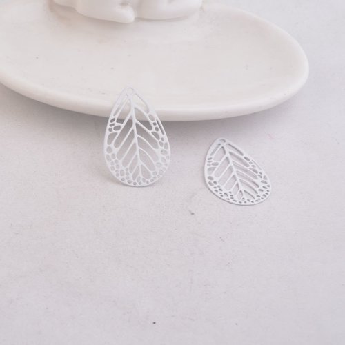 2 estampes feuilles blanches en métal peint 30 x 20 mm