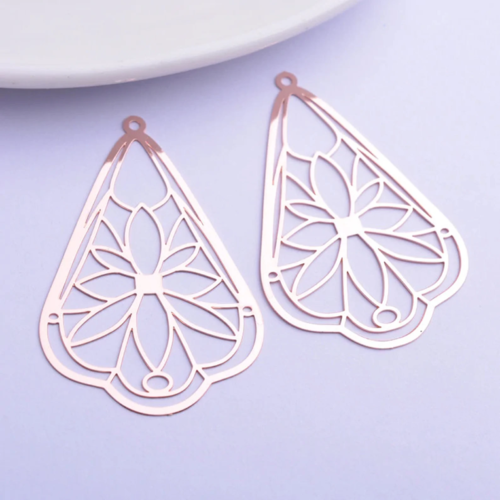 2 estampes gouttes filigranes - 50 x 32 mm - laiton peint - coloris or rose