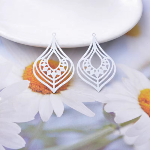 2 estampes gouttes - 37 x 25 mm  - laiton - coloris blanc