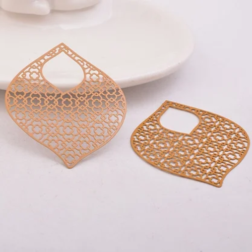 2 estampes gouttes filigranes - 50 x 42 mm - laiton peint - 9 coloris