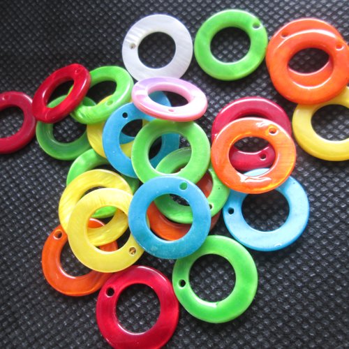 10 sequins créoles en nacre multicolores - 15 mm