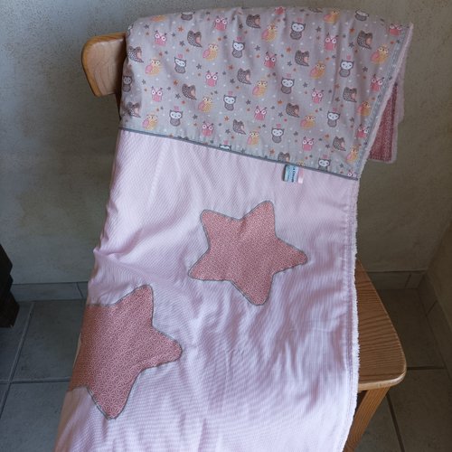 Couverture bébé tons rose chouettes étoiles