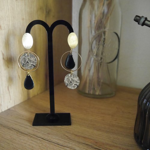 Boucles d'oreilles métal asymétrique noir et or | breloques doré , bijoux artisanal, création fait main