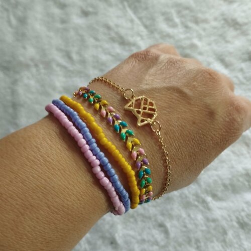 Ensemble de 5 bracelets or, violet, jaune, rose/ style boheme / modèle unique / bracelet perles