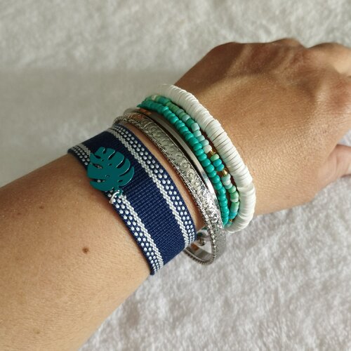 Ensemble de  bracelets bleue et vert / style boheme hippie  / modèle unique / bracelet métal argenté, tissus et perle
