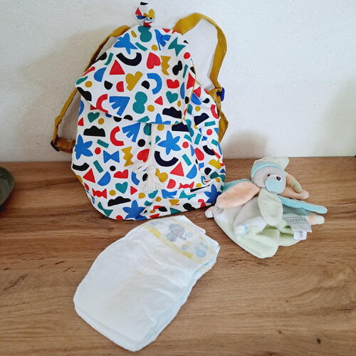 Sac à dos enfant fait main – sac ecole, goûter, doudou – motifs géométriques colorés  modèle unique