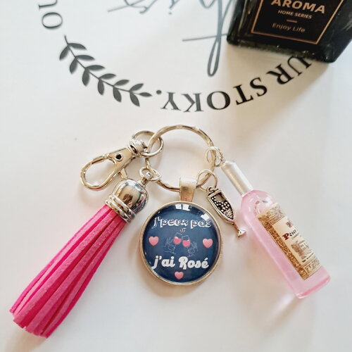 Porte-clés vin rosé avec mini bouteille, pompon rose et médaillon j'peux pas j'ai rosé – cadeau femme, bijou de sac original