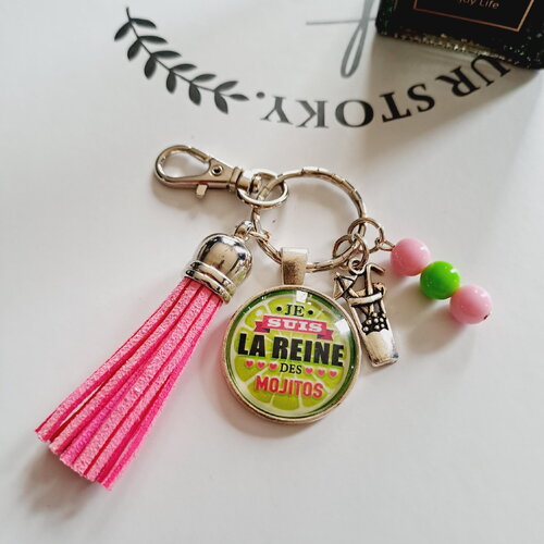 Idée cadeau porte-clés - la reine des mojitos -  pompon rose et médaillon  - la reine des mojitos  – cadeau femme,