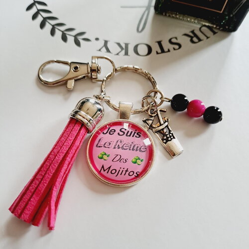 Porte-clés  - la reine des mojitos -  pompon rose et médaillon ;la reine des mojitos  – cadeau femme,