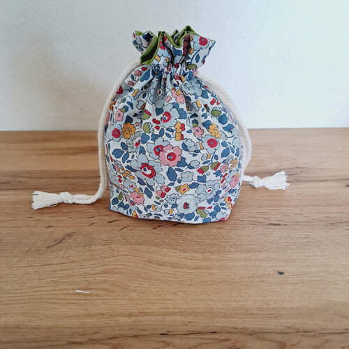 Pochette en tissu -  pochon - motifs liberty