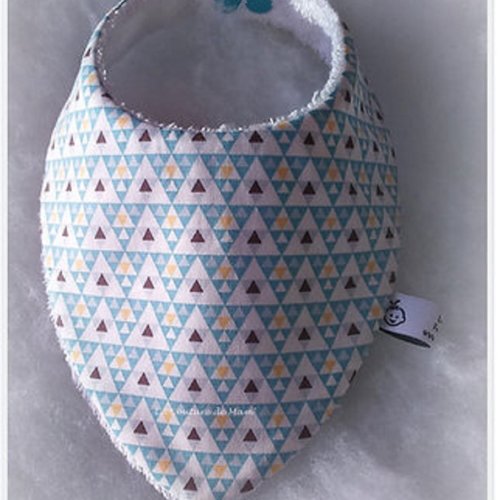 Bavoir bandana petits triangles 3/9 mois