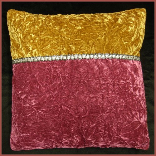 Coussin décoratif fait main en velours – housse coussin artisanale – déco bohème naturelle – coussin salon