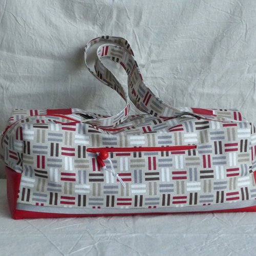 Sac polochon tissu enduit multicolore, simili cuir rouge, doublé cotonnade, multi-poches