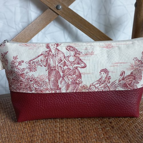 Trousse en toile de jouy,motifs champêtre et simili cuir bordeaux,fermeture beige.