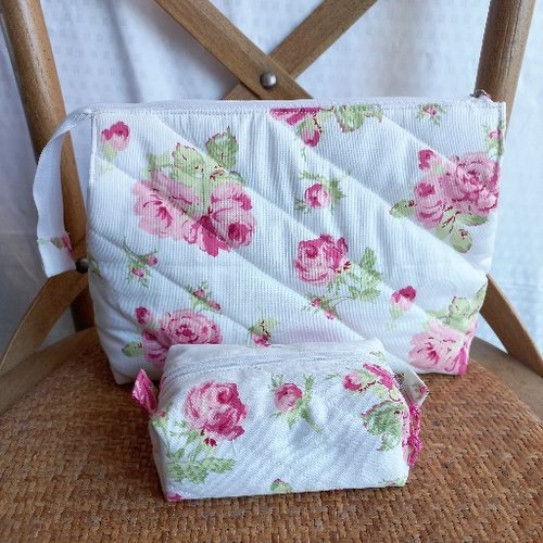 Duo de trousses a tout, piqué de coton fleuri