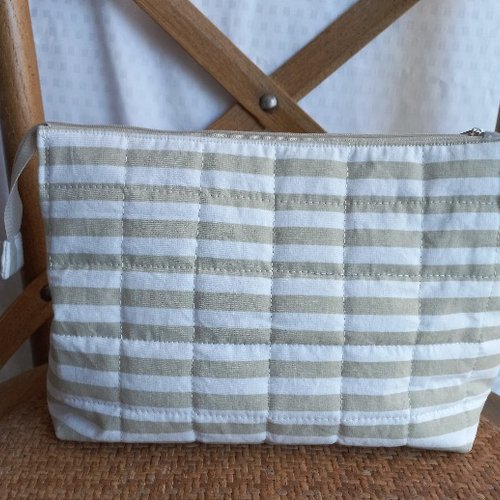 Trousse pour couturière