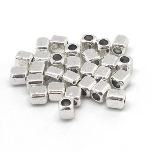 50 petites perles rectangle en métal argenté 4,3mm x 4,1mm