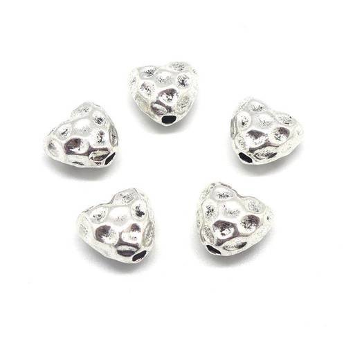 5 perles coeur en métal argenté martelé 9,5mm x 10,5mm