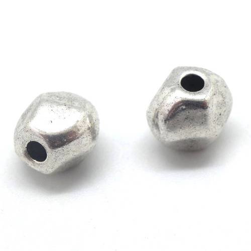 5 perles en métal argenté galets irrégulier trou 2,6mm 