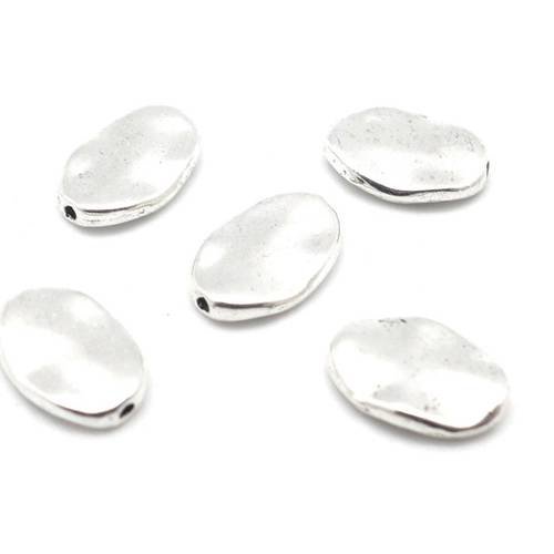 20 perles pastille en métal argenté martelé fine 11,7mm x 8,0mm 