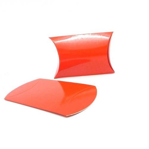 5 boites cadeaux berlingot 9,5cm x 6,5cm en carton de couleur rouge orangé satiné brillant peuvent être customisées