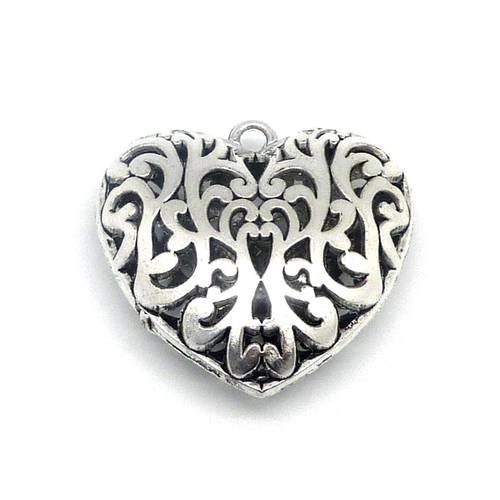 Grand pendentif coeur grelot ajouré en métal argenté 46mm 