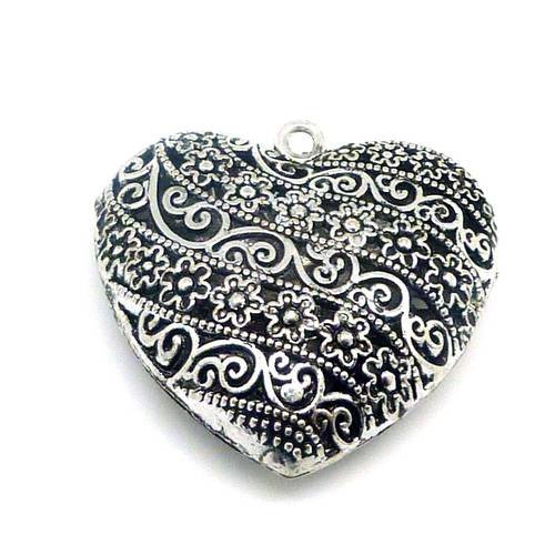 Grand pendentif coeur grelot filigrane en métal argenté 47mm