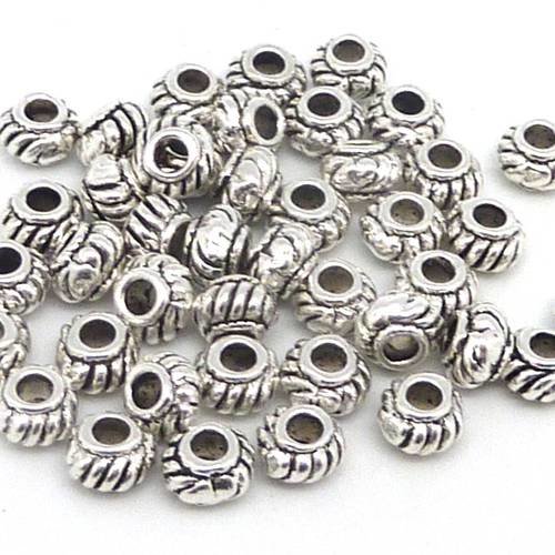 50 perles ronde aplatie en métal argenté strié 6mm