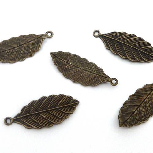 5 breloques pendentifs feuille 31,5mm en métal de couleur bronze strié