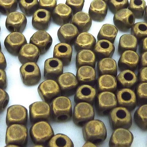 50 perles cube, facette 3,8mm en métal de couleur bronze, fine