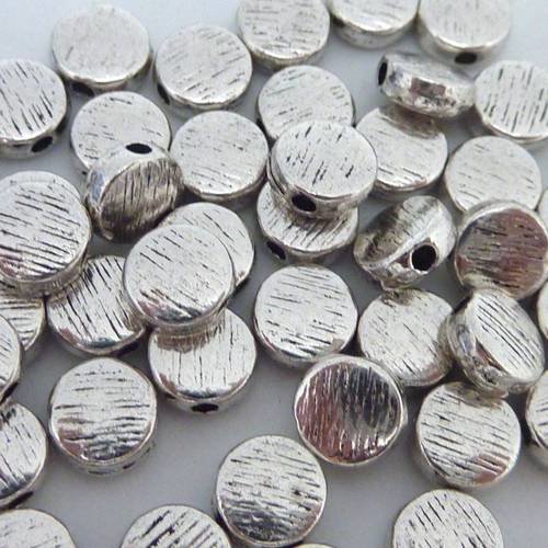 20 perles pastille gravé 6mm en métal argenté