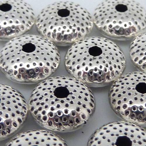 15 perles soucoupe, toupie 8,2mm en métal argenté gravé de points