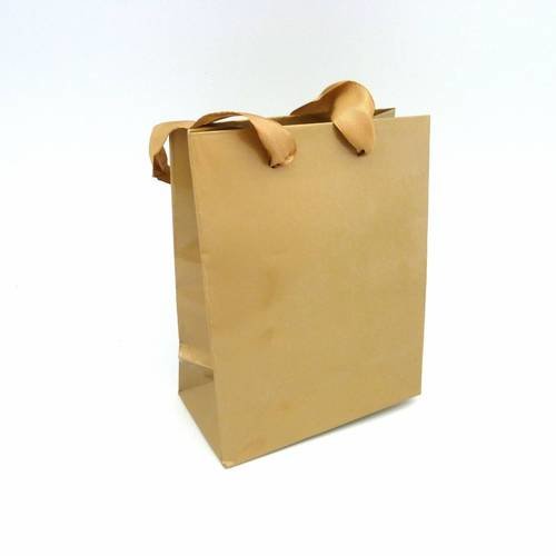Pochette cadeaux en papier glacé doré uni lanière marron doré 