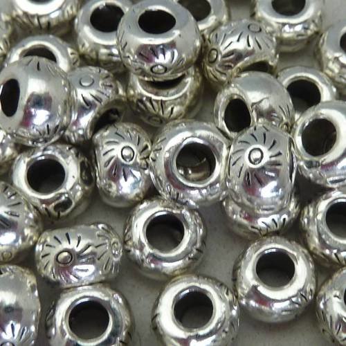 25 perles connecteur ronde 7,5mm gravé soleil en métal argenté