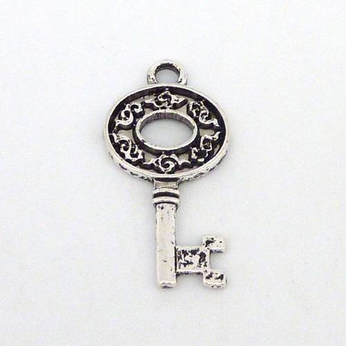 Breloque clé filigrane 30,2mm en métal argenté 
