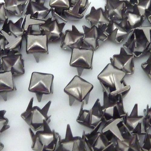 5 clous pyramides carré griffe 4mm en métal noir anthracite 