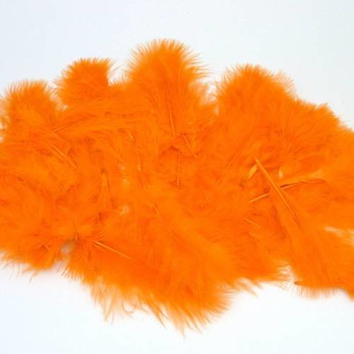 Sachet d'environ 30 plumes de décoration teintées orange 5-10cm